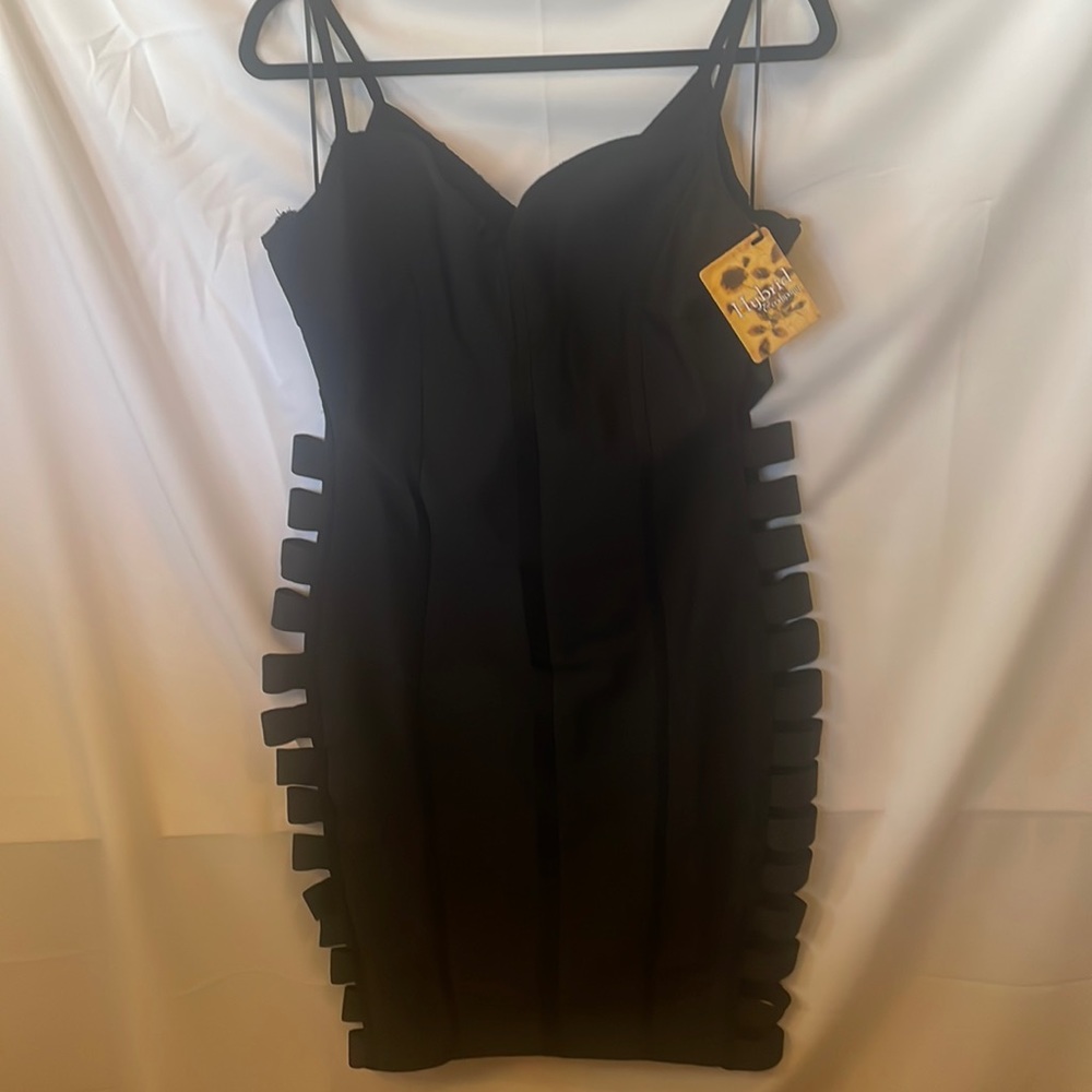 1X new with tags peekaboo side slit dress